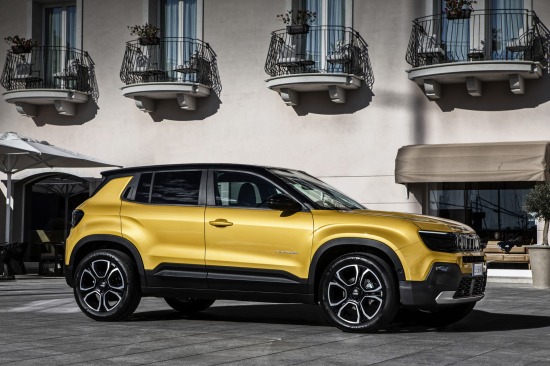 Image Jeep® Avenger dévoilée au Mondial de Paris, première Jeep 100 % électrique