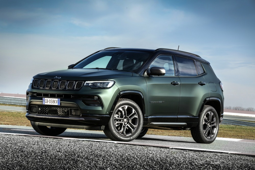 7__new_jeep_compass_80th_anniversary_4xe