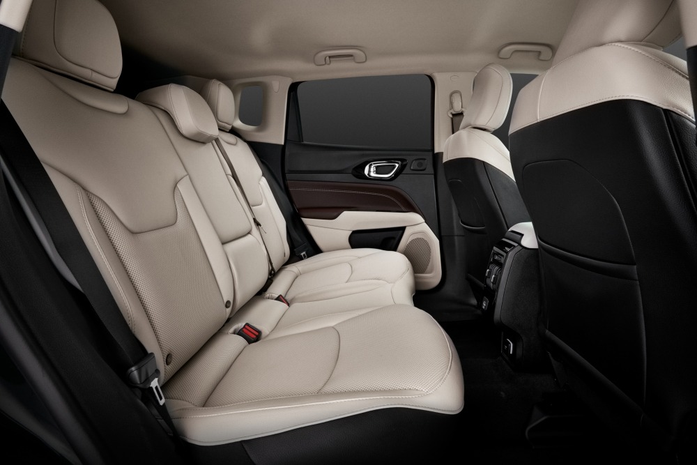 9__new_jeep_compass_interiors